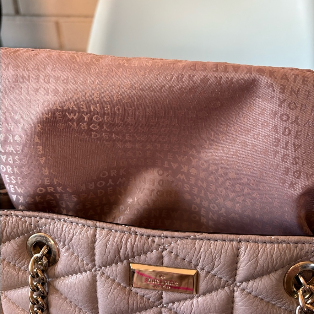 Kate Spade | Neutral Lavender Quilted Women's Medium Shoulder Bag - Picture 15 of 16